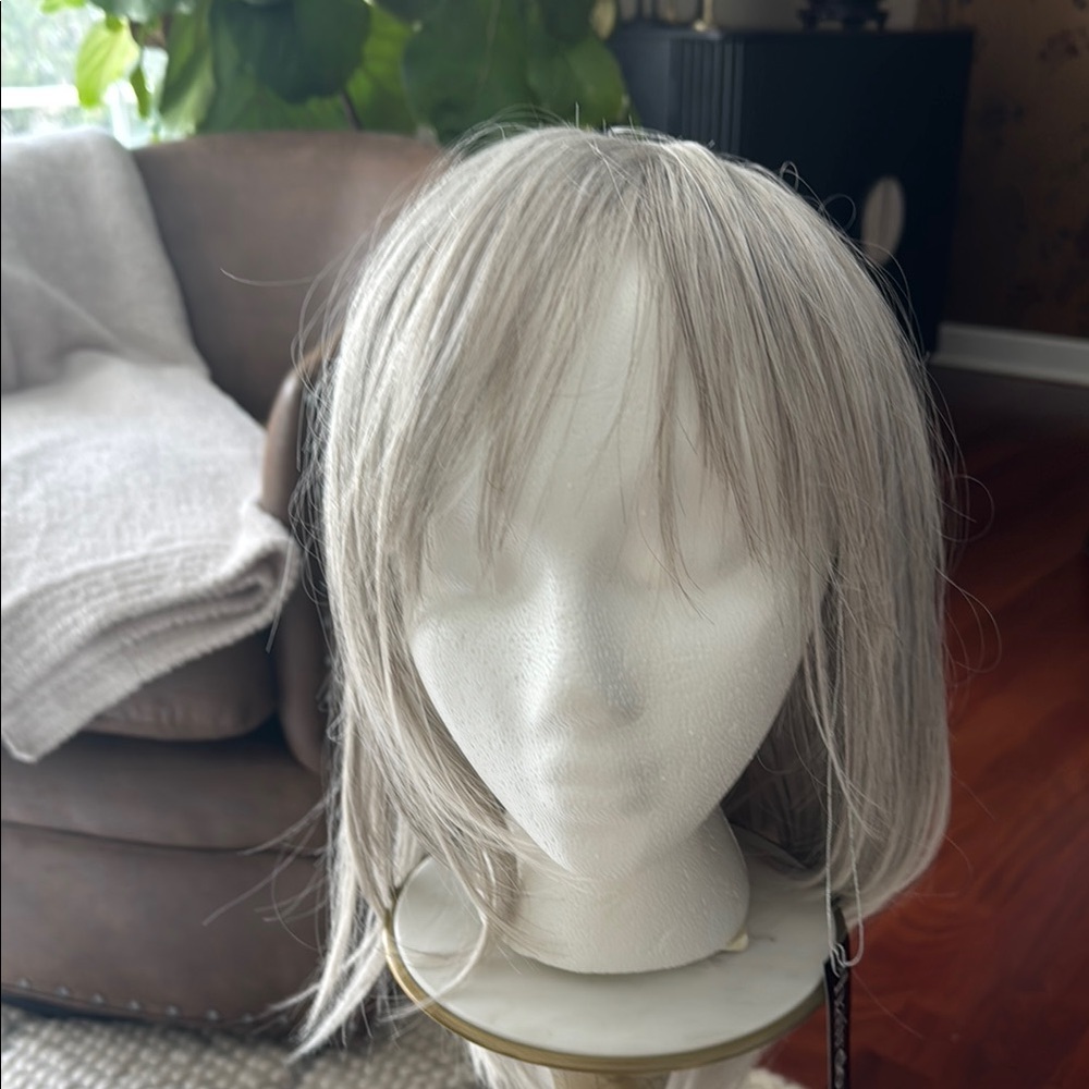 Elegant Silver Gray Women's Wig